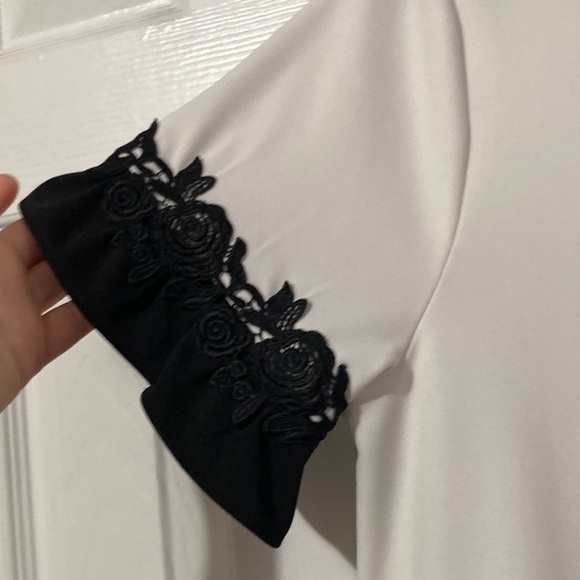 Karl Lagerfeld white/black floral blouse - Picture 3 of 5